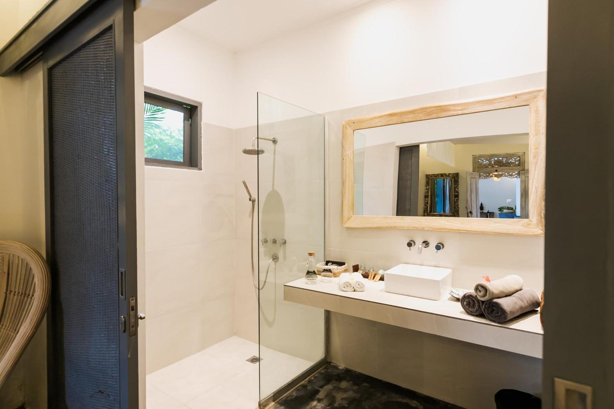 Indiana Kenanga Boutique Hotel & Spa Lembongan Szoba fotó